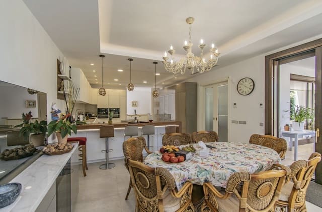 6 quarto Moradia para venda em Guadalmina, Marbella com piscina garagem - 4 999 000 € (Ref: 9578193)