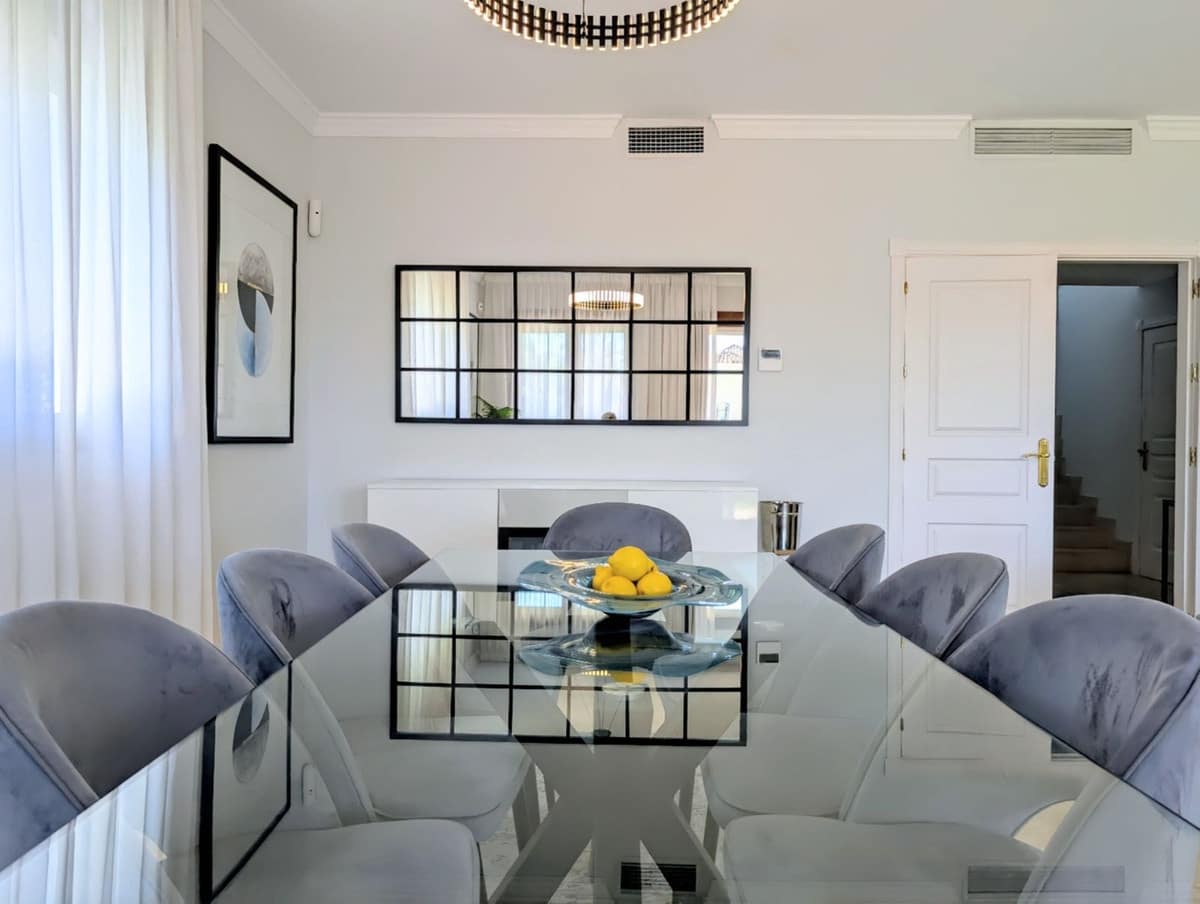 Casa de 4 habitaciones en El Paraiso en venta con piscina garaje - 945.000 € (Ref: 9580149)