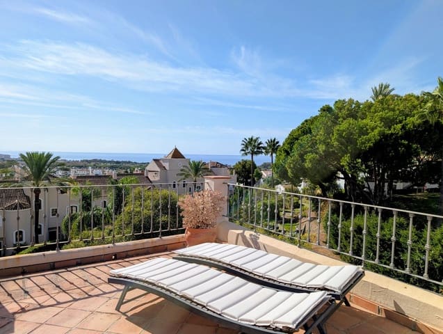 Casa de 4 habitaciones en El Paraiso, Estepona en venta con piscina garaje - 945.000 € (Ref: 9580149)