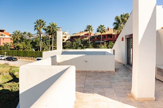 5 chambre Maison de Ville à vendre à Cancelada, Estepona avec garage - 849 000 € (Ref: 9580150)