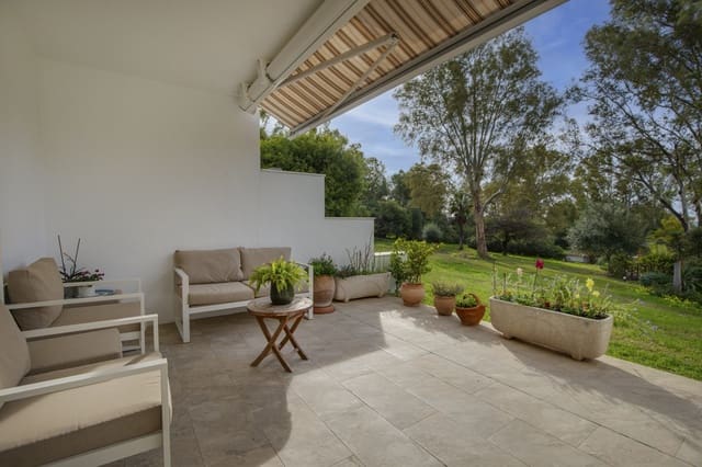 3 bedroom Townhouse for sale in Estepona with pool - € 480,000 (Ref: 9580157)