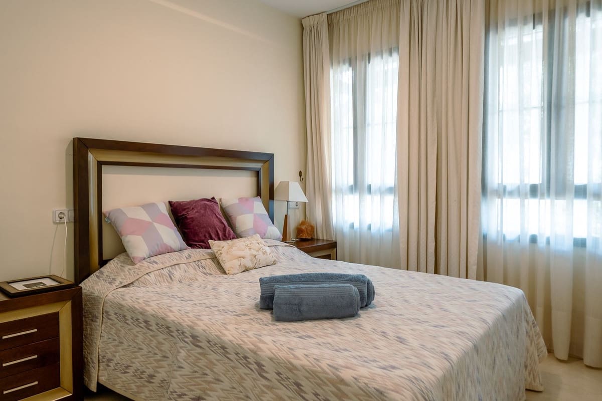 3 sypialnia Apartament na sprzedaż w Los Arqueros z basenem garażem - 485 000 € (Ref: 9583074)