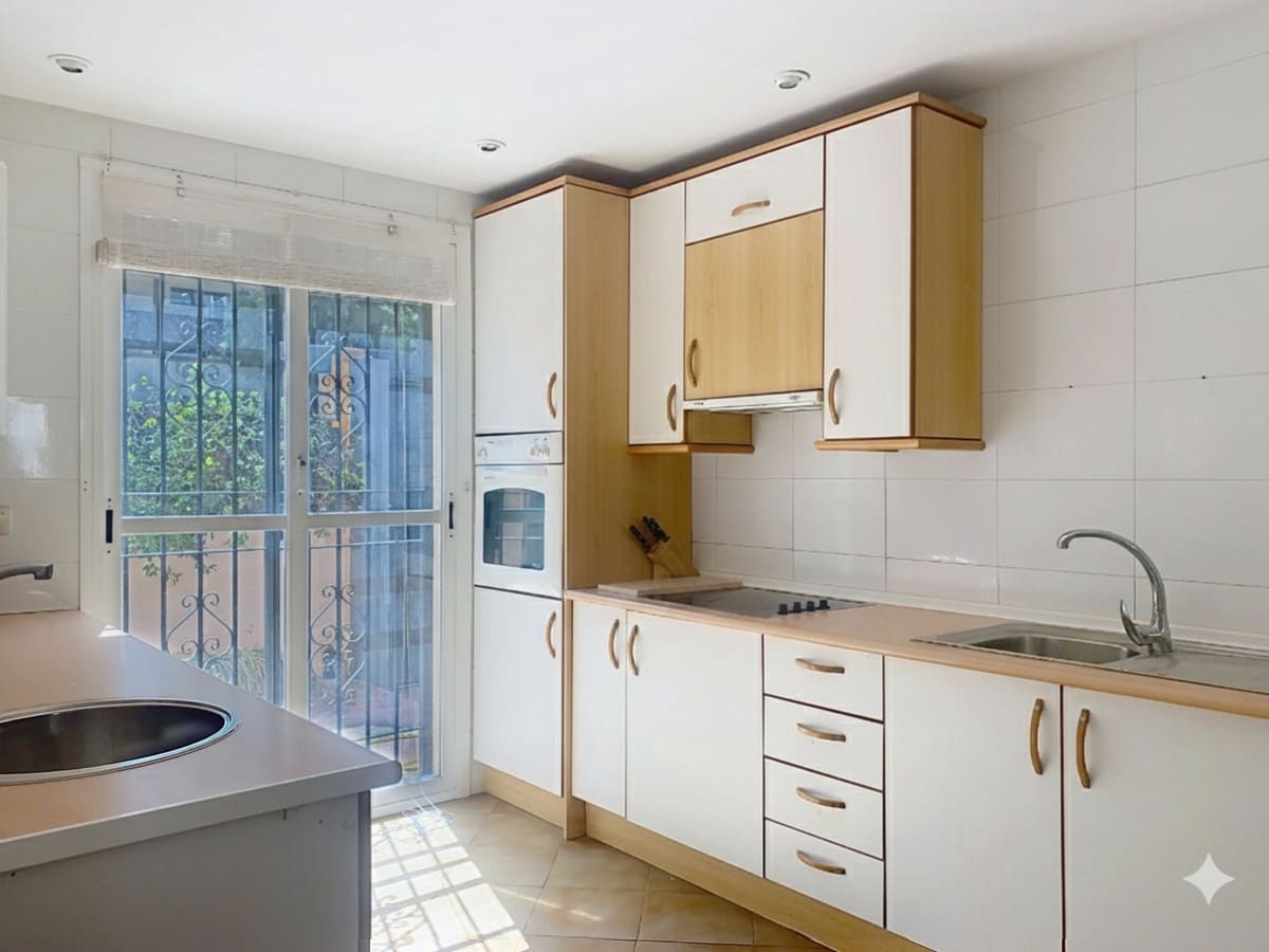 4 sovrum Hus till salu i Guadalmina med pool - 850 000 € (Ref: 9583131)