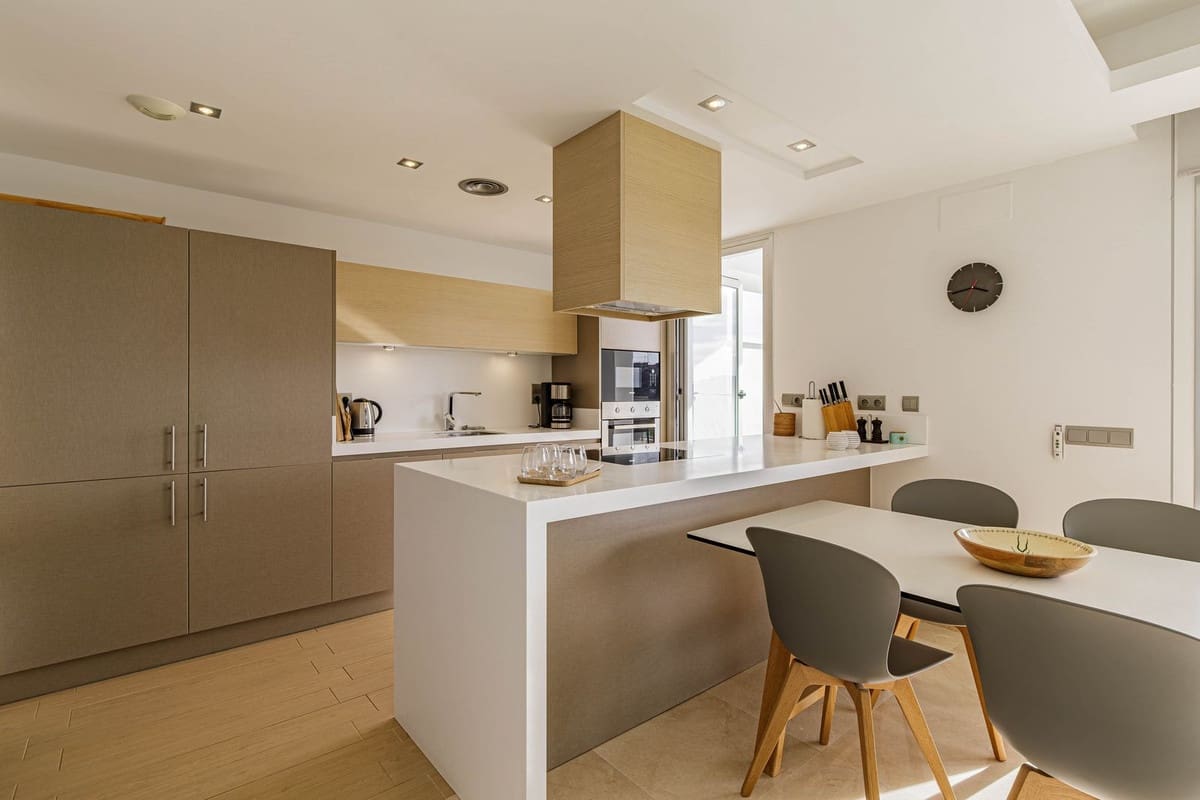 3 Zimmer Apartment zu verkaufen in Los Arqueros mit Pool Garage - 750.000 € (Ref: 9583132)