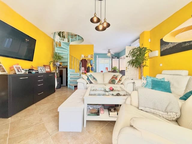 2 makuuhuone Omakotitalo myytävänä paikassa Calahonda, Mijas mukana uima-altaan - 410 000 € (Ref: 9592018)