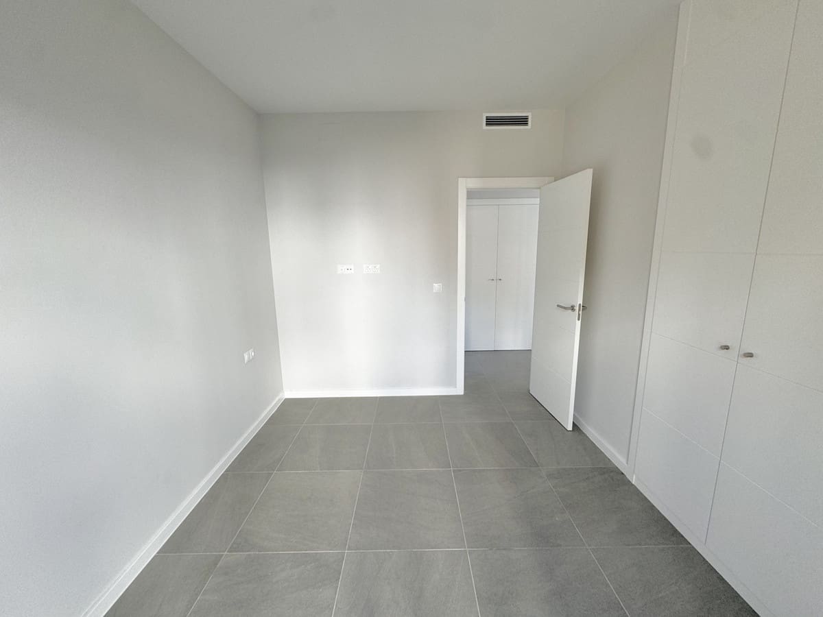 4 makuuhuone Omakotitalo myytävänä paikassa Riviera del Sol mukana uima-altaan - 650 000 € (Ref: 9593069)