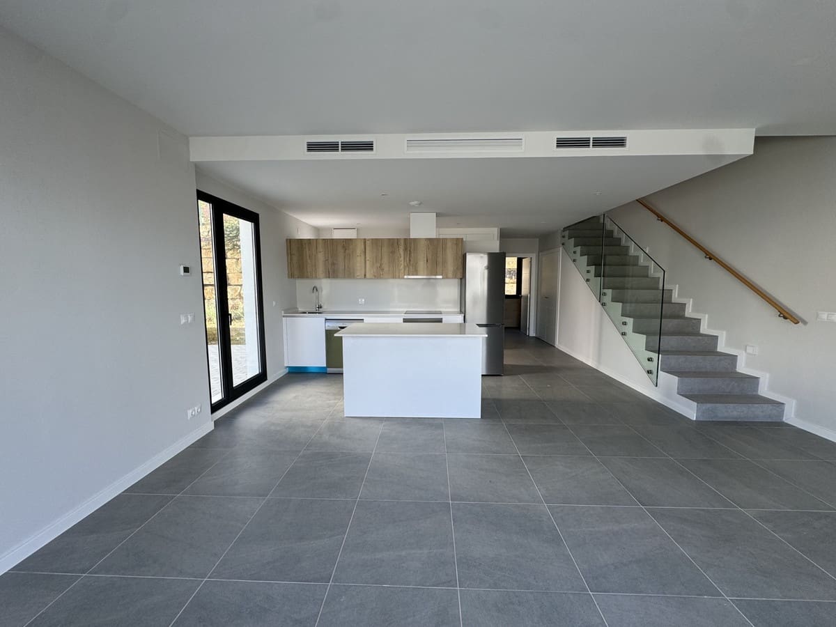 4 makuuhuone Omakotitalo myytävänä paikassa Riviera del Sol mukana uima-altaan - 650 000 € (Ref: 9593069)