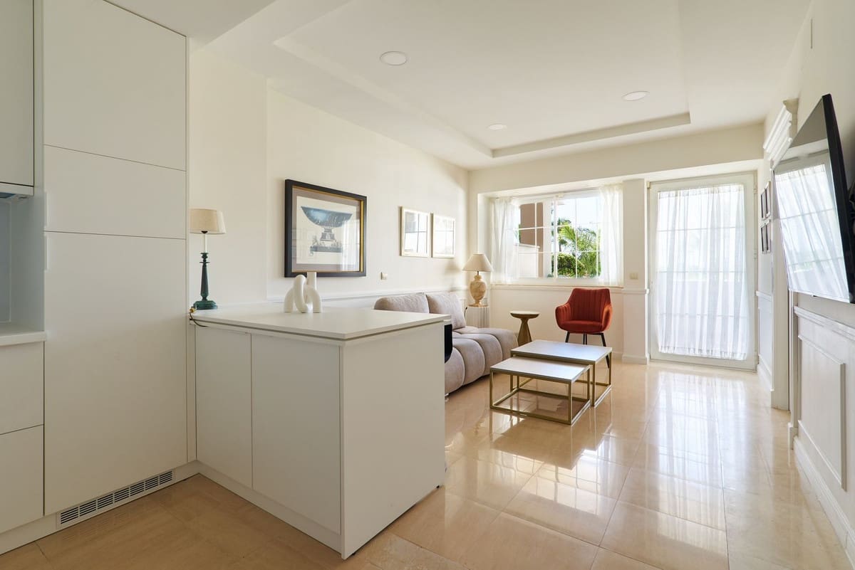 1 sypialnia Apartament na sprzedaż w Marbella z basenem garażem - 479 000 € (Ref: 9593188)