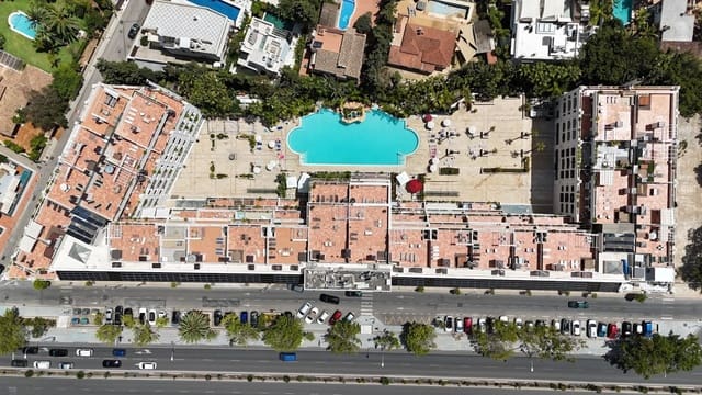 1 sypialnia Apartament na sprzedaż w Marbella z basenem garażem - 479 000 € (Ref: 9593188)
