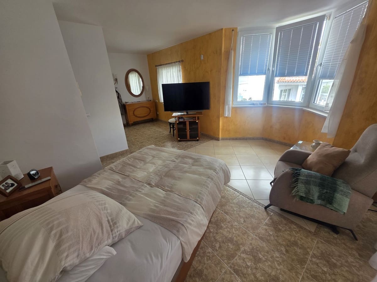 Chalet de 2 habitaciones en Calahonda en venta con piscina garaje - 749.000 € (Ref: 9593191)