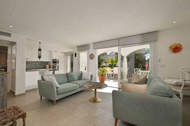 2 makuuhuone Huvila myytävänä paikassa Marbesa, Marbella mukana 
autotalli - 985 000 € (Ref: 9596482)