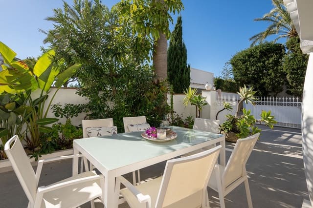 2 makuuhuone Huvila myytävänä paikassa Marbesa, Marbella mukana 
autotalli - 985 000 € (Ref: 9596482)