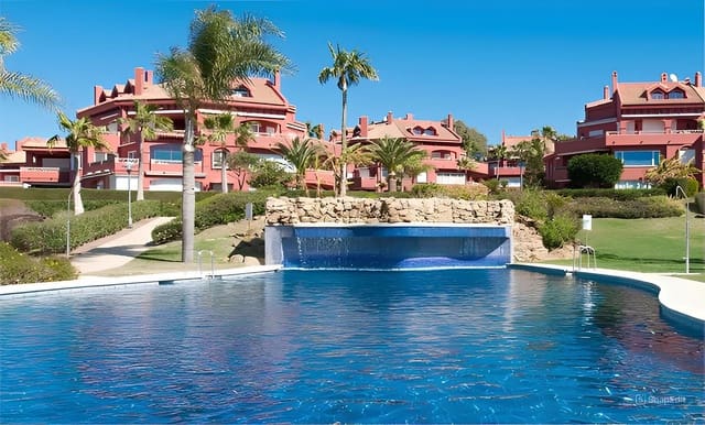 2 slaapkamer Appartement te koop in Elviria, Marbella met zwembad garage - € 890.000 (Ref: 9596483)