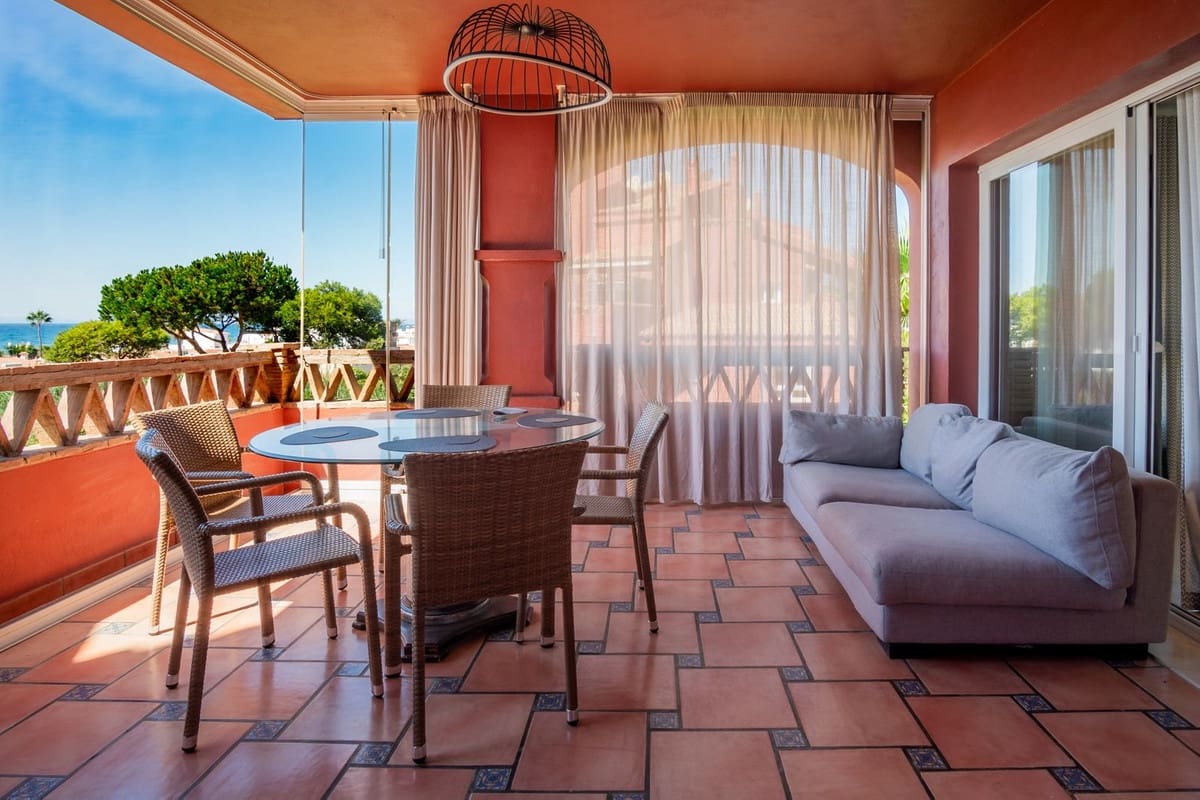 2 slaapkamer Appartement te koop in Elviria met zwembad garage - € 890.000 (Ref: 9596483)