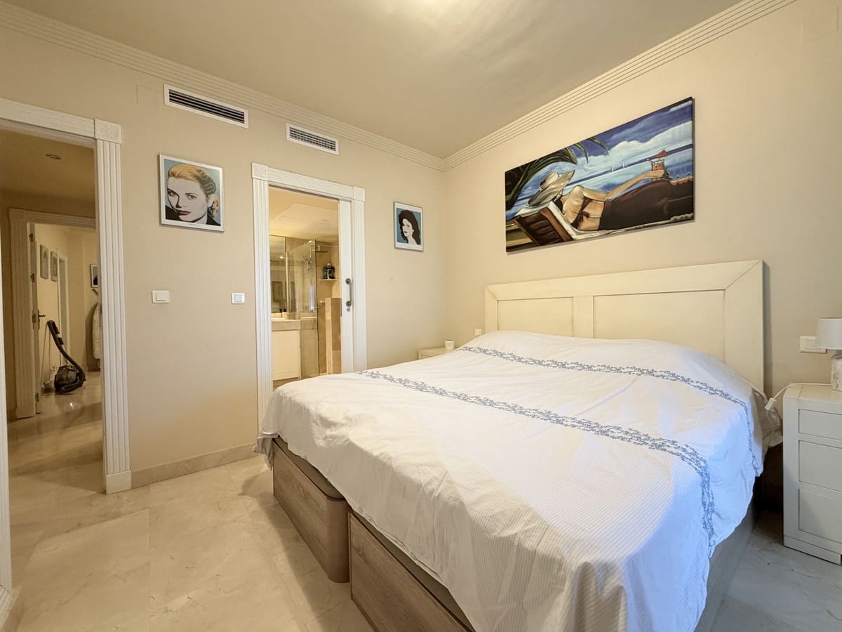 2 sypialnia Apartament na sprzedaż w Estepona z basenem - 555 000 € (Ref: 9596485)