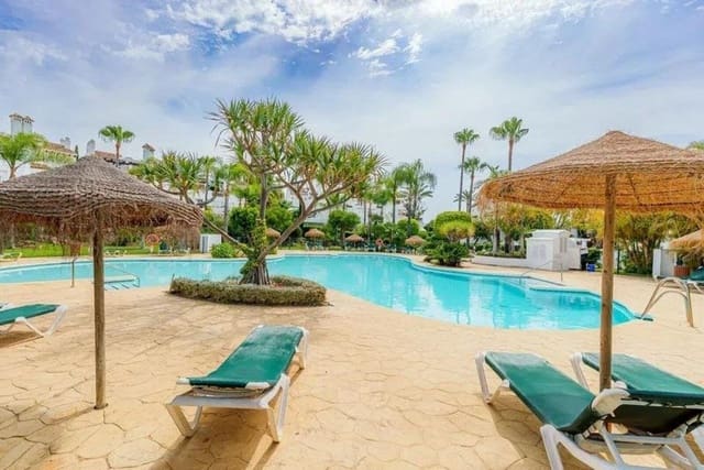 4 soveværelse Byhus til salg i Costalita, Estepona med swimmingpool garage - € 1.095.000 (Ref: 9596793)