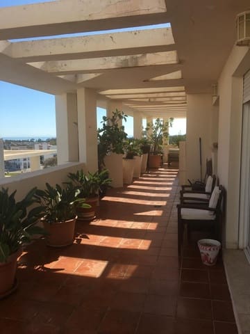 3 sypialnia Penthouse na sprzedaż w San Pedro de Alcantara, Marbella z basenem garażem - 695 000 € (Ref: 9603407)