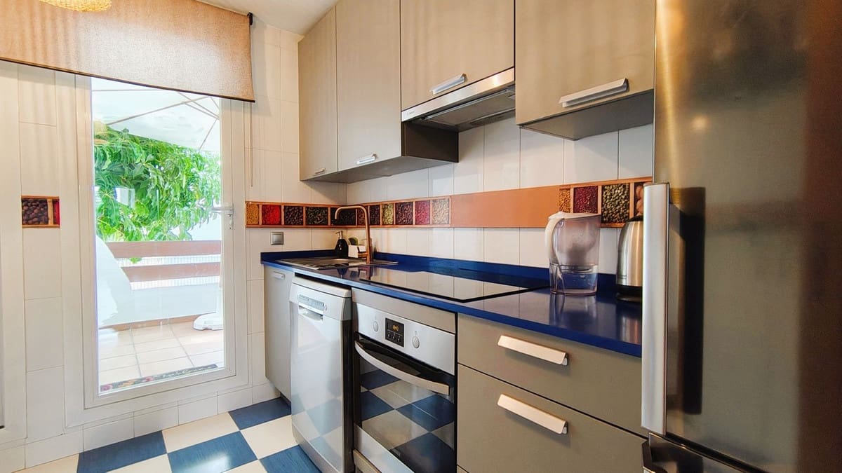 2 makuuhuone Huoneisto myytävänä paikassa New Golden Mile mukana uima-altaan 
autotalli - 349 000 € (Ref: 9603552)