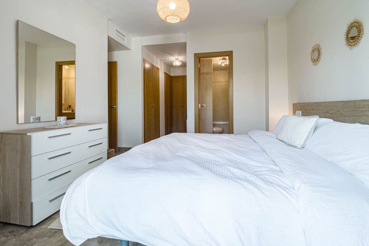 2 makuuhuone Huoneisto myytävänä paikassa New Golden Mile mukana uima-altaan 
autotalli - 344 000 € (Ref: 9603553)