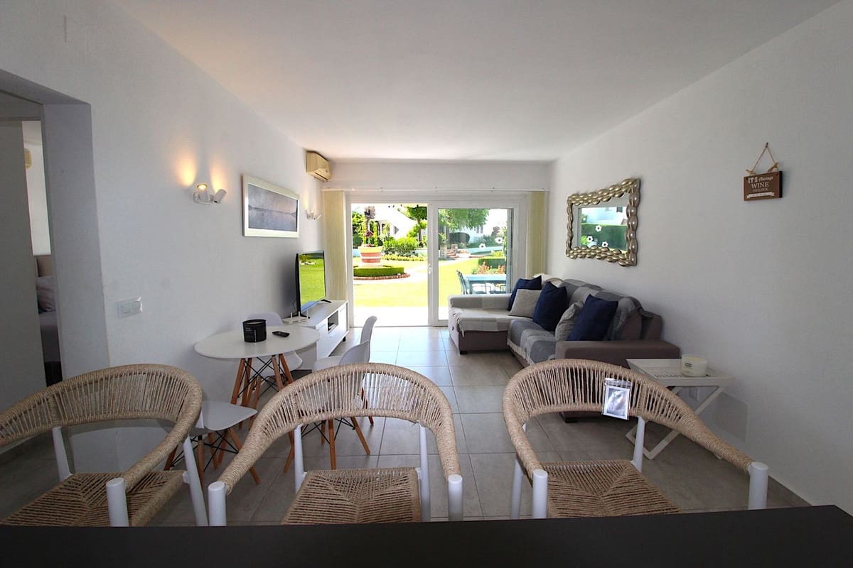 2 sovrum Lägenhet till salu i El Paraiso med pool - 350 000 € (Ref: 9603665)