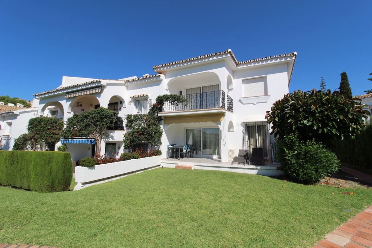 2 sovrum Lägenhet till salu i El Paraiso med pool - 350 000 € (Ref: 9603665)