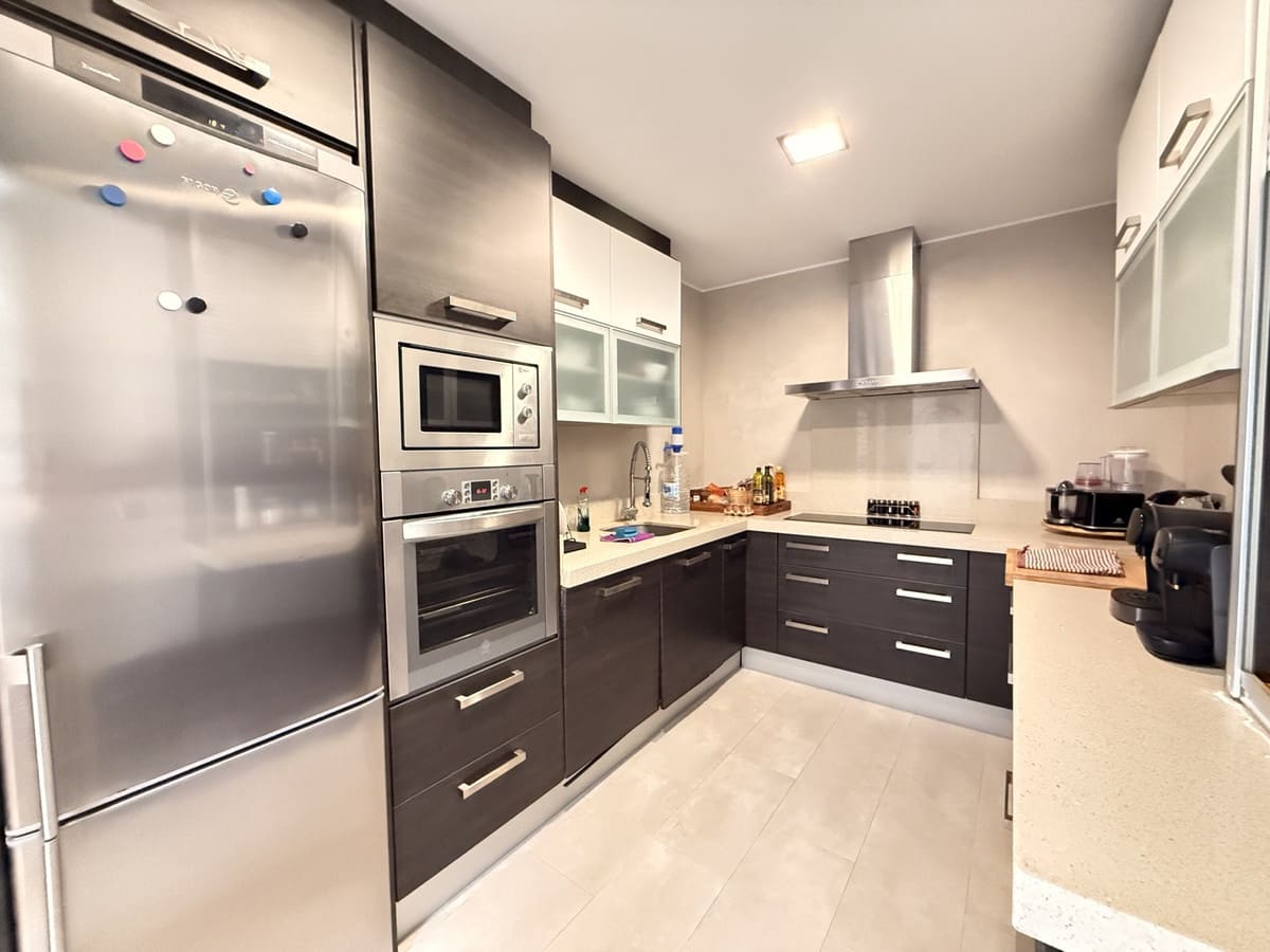 3 makuuhuone Omakotitalo myytävänä paikassa Manilva mukana uima-altaan - 335 000 € (Ref: 9605276)