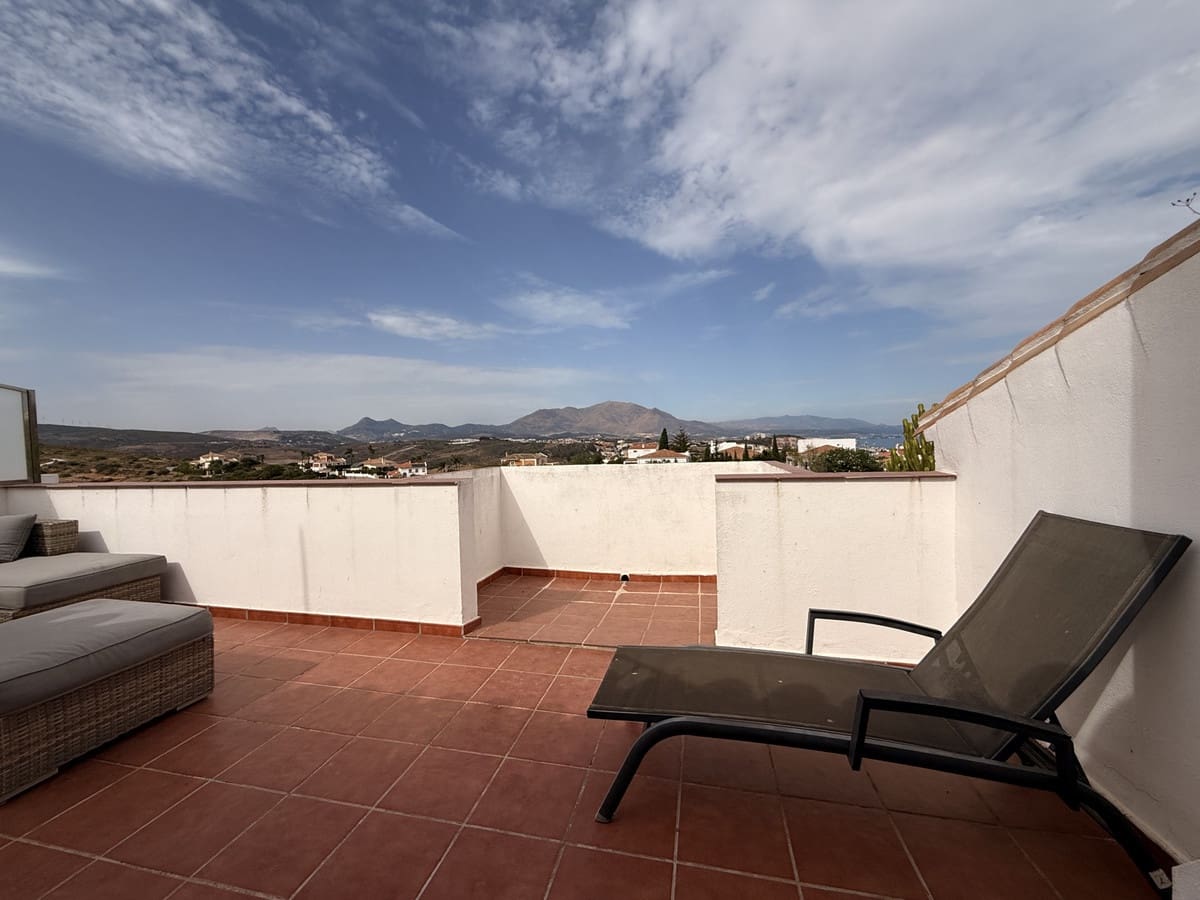 3 makuuhuone Omakotitalo myytävänä paikassa Manilva mukana uima-altaan - 335 000 € (Ref: 9605276)