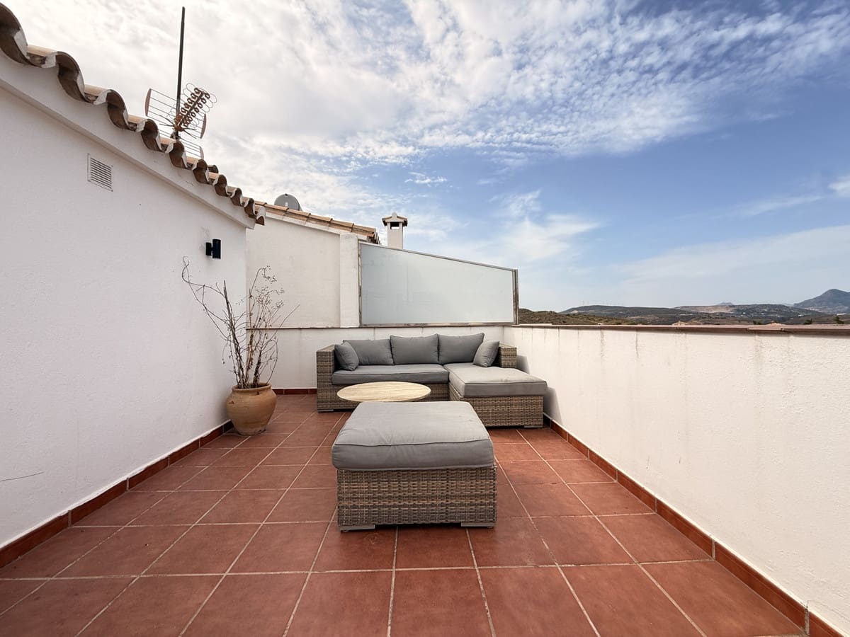 3 makuuhuone Omakotitalo myytävänä paikassa Manilva mukana uima-altaan - 335 000 € (Ref: 9605276)