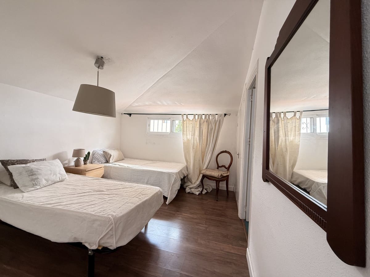 3 makuuhuone Omakotitalo myytävänä paikassa Manilva mukana uima-altaan - 335 000 € (Ref: 9605276)