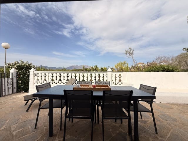 3 makuuhuone Omakotitalo myytävänä paikassa Manilva mukana uima-altaan - 335 000 € (Ref: 9605276)