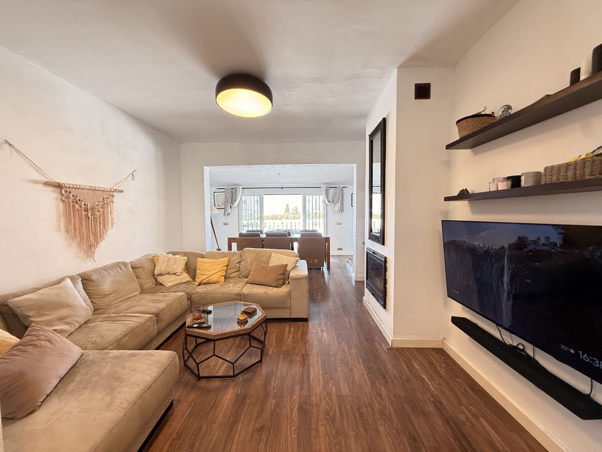 3 makuuhuone Omakotitalo myytävänä paikassa Manilva mukana uima-altaan - 335 000 € (Ref: 9605276)