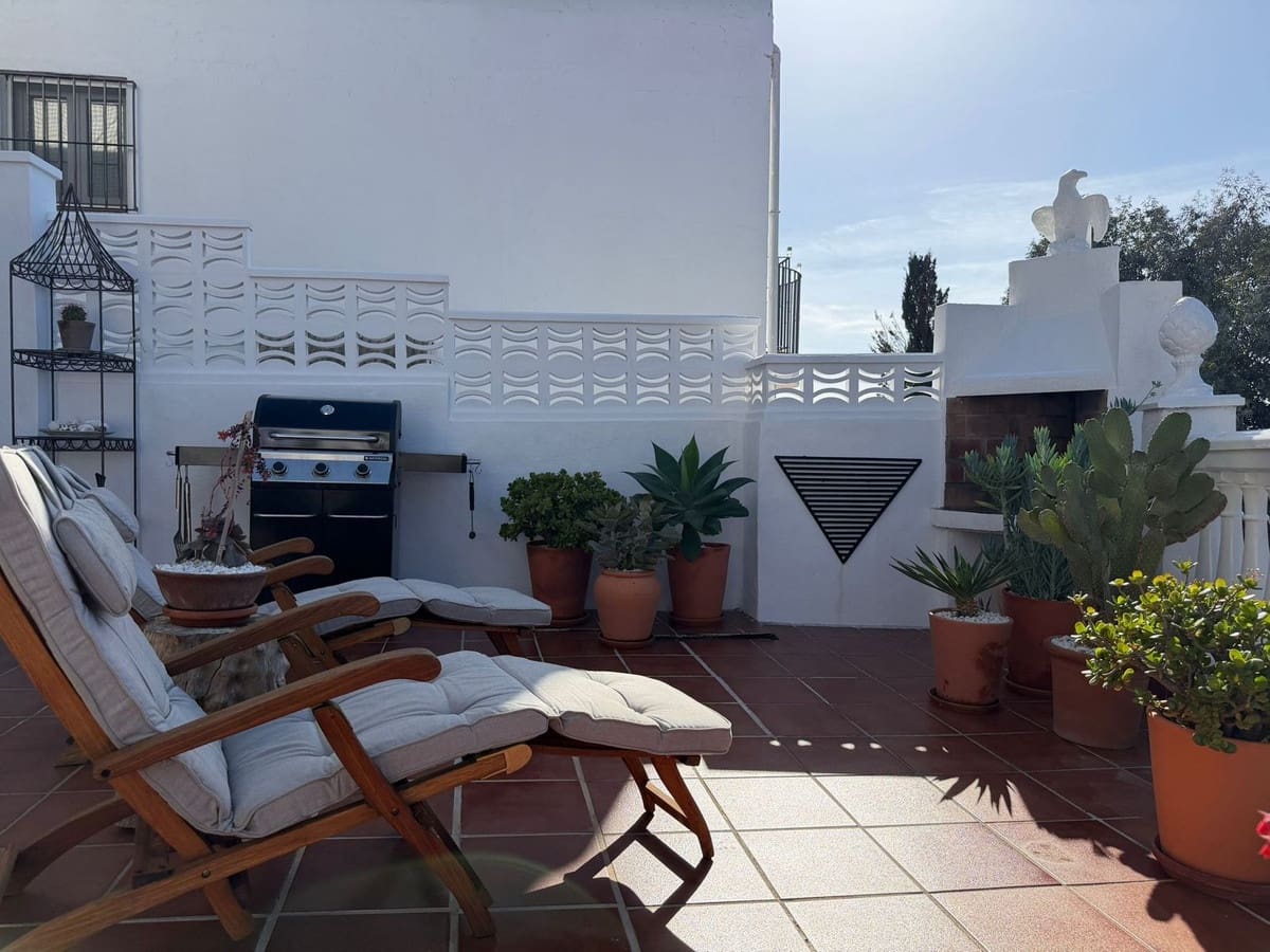 3 soveværelse Byhus til salg i Calahonda med swimmingpool - € 330.000 (Ref: 9605277)