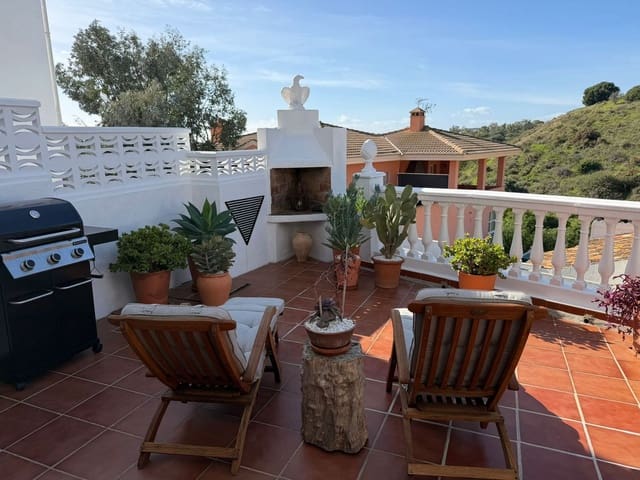 3 sypialnia Dom na sprzedaż w Calahonda, Mijas z basenem - 330 000 € (Ref: 9605277)