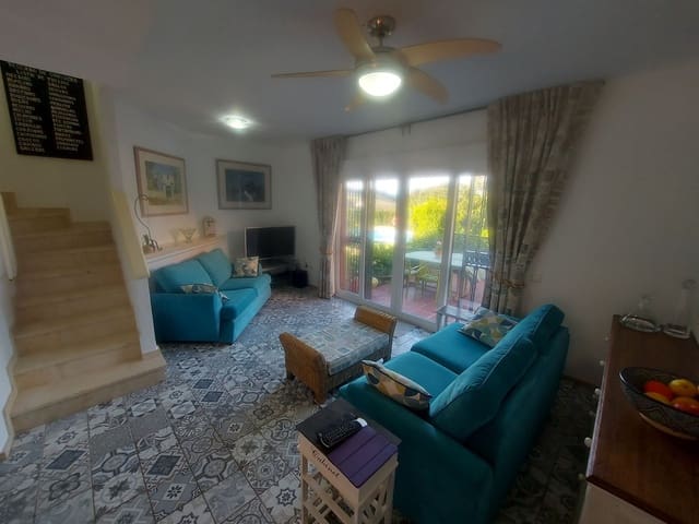 3 makuuhuone Omakotitalo myytävänä paikassa La Duquesa / Puerto de la Duquesa, Manilva mukana uima-altaan 
autotalli - 315 000 € (Ref: 9605278)