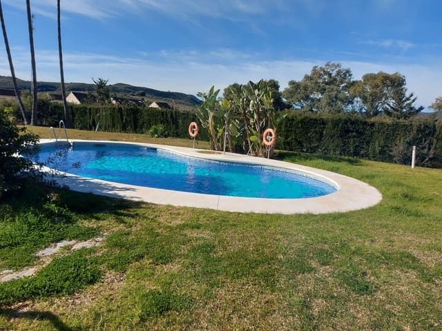 3 makuuhuone Omakotitalo myytävänä paikassa La Duquesa / Puerto de la Duquesa, Manilva mukana uima-altaan 
autotalli - 315 000 € (Ref: 9605278)