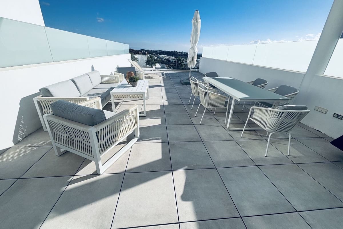 3 sypialnia Apartament na sprzedaż w La Cala de Mijas z basenem garażem - 729 000 € (Ref: 9606784)