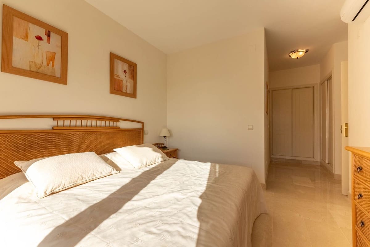 2 Zimmer Apartment zu verkaufen in Calahonda mit Pool - 299.950 € (Ref: 9608269)