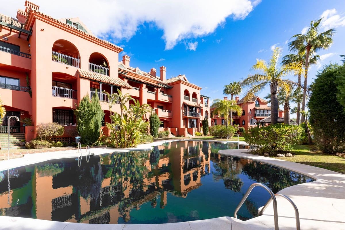 2 Zimmer Apartment zu verkaufen in Calahonda mit Pool - 299.950 € (Ref: 9608269)