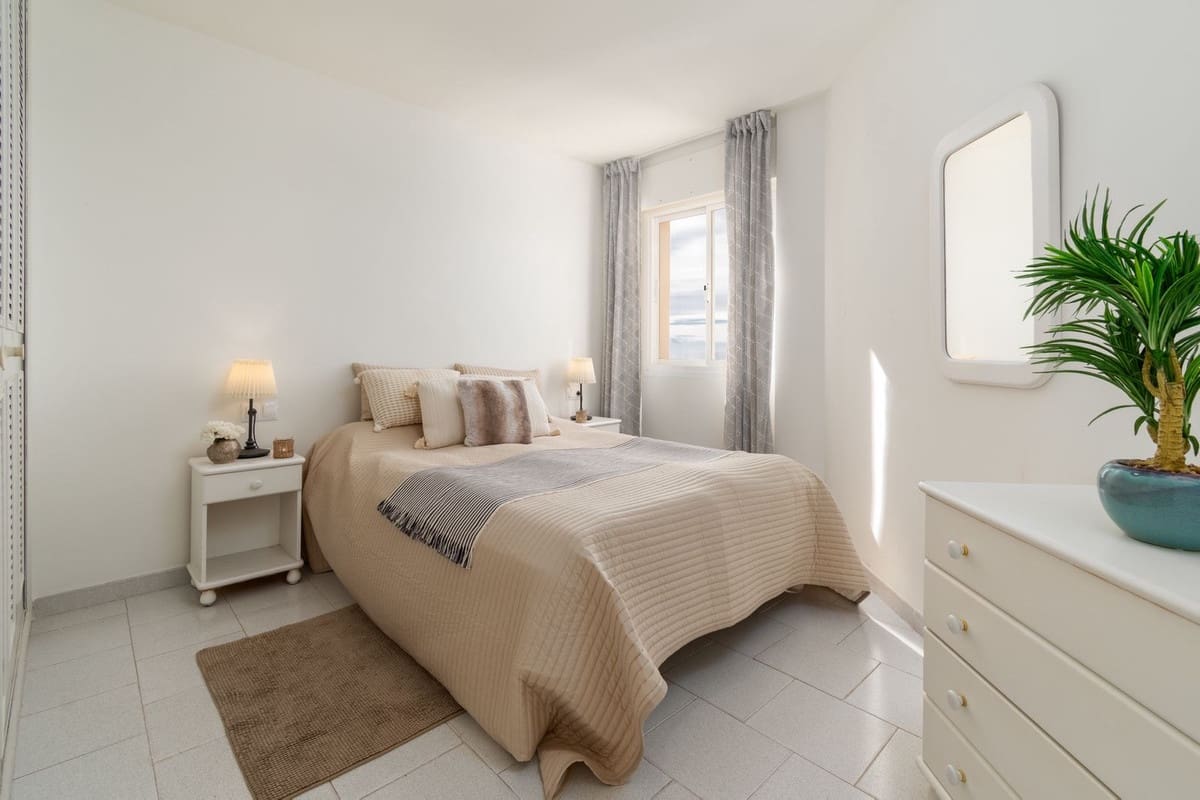 2 sovrum Takvåning till salu i Riviera del Sol med pool - 299 000 € (Ref: 9608270)