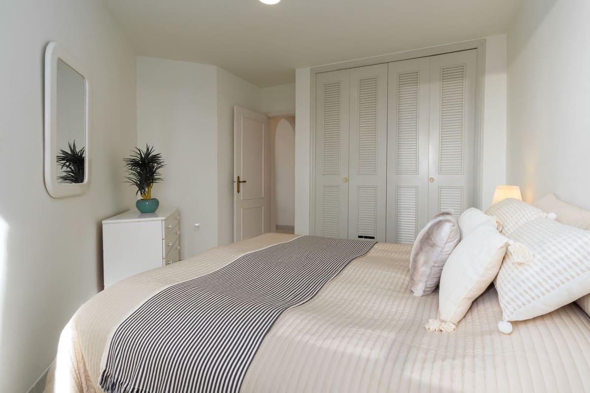 2 sovrum Takvåning till salu i Riviera del Sol med pool - 299 000 € (Ref: 9608270)