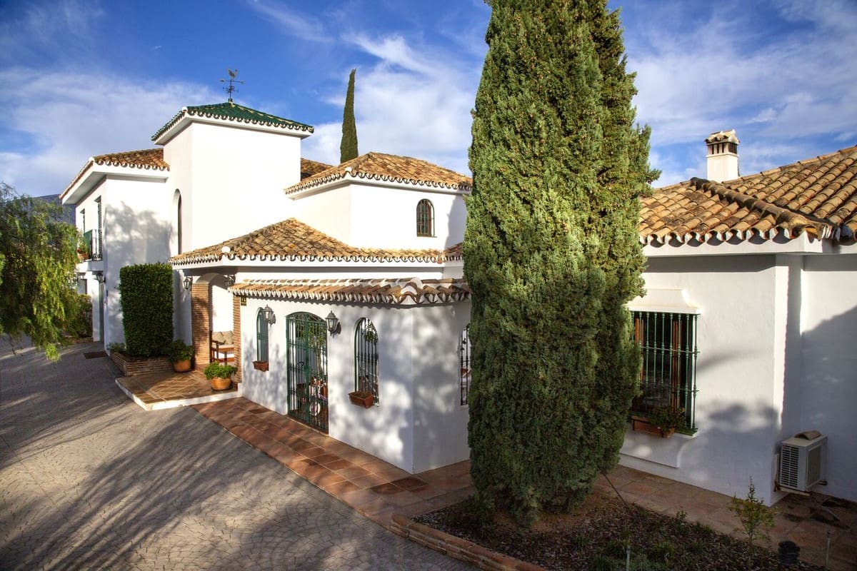 6 sypialnia Willa na sprzedaż w La Cala de Mijas z basenem garażem - 2 450 000 € (Ref: 9609460)