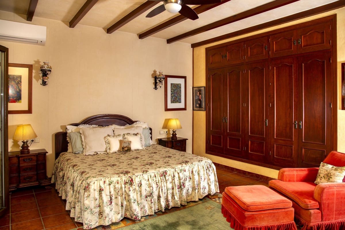 6 sypialnia Willa na sprzedaż w La Cala de Mijas z basenem garażem - 2 450 000 € (Ref: 9609460)