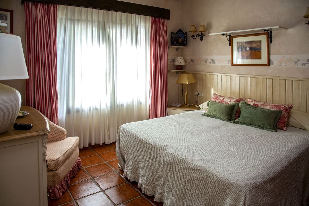 6 sypialnia Willa na sprzedaż w La Cala de Mijas z basenem garażem - 2 450 000 € (Ref: 9609460)