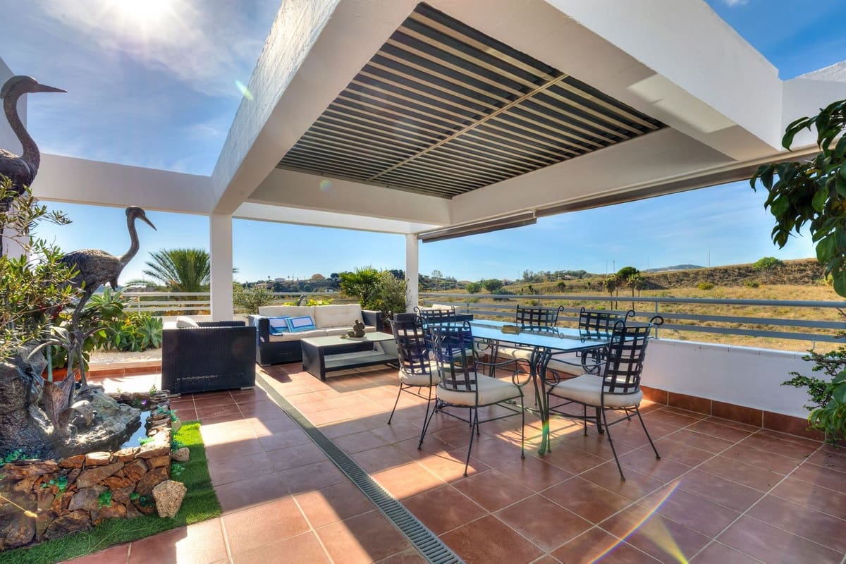 5 sypialnia Penthouse na sprzedaż w La Cala de Mijas z basenem garażem - 1 025 000 € (Ref: 9609461)
