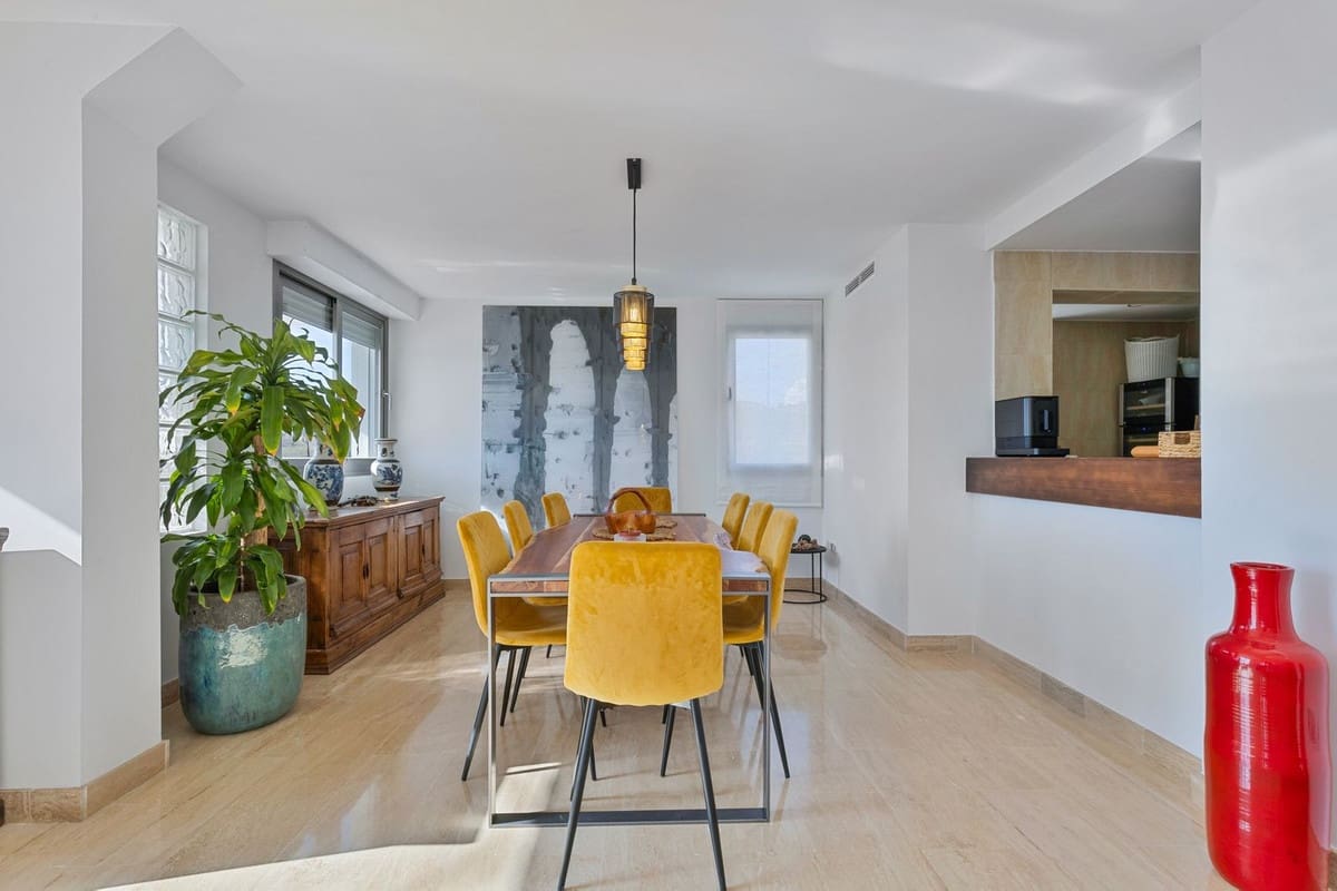 5 sypialnia Penthouse na sprzedaż w La Cala de Mijas z basenem garażem - 1 025 000 € (Ref: 9609461)