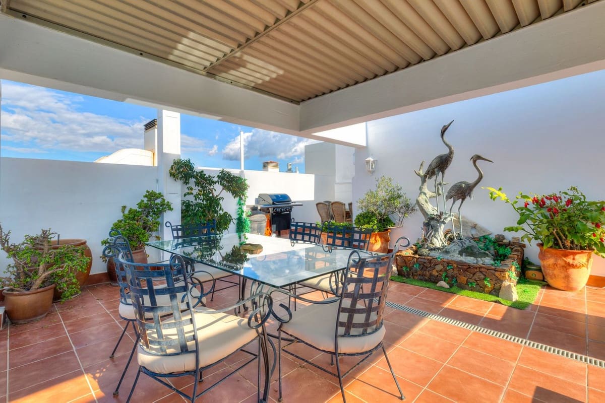 5 sypialnia Penthouse na sprzedaż w La Cala de Mijas z basenem garażem - 1 025 000 € (Ref: 9609461)