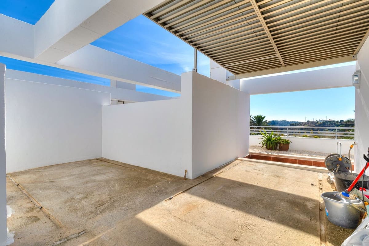 5 sypialnia Penthouse na sprzedaż w La Cala de Mijas z basenem garażem - 1 025 000 € (Ref: 9609461)