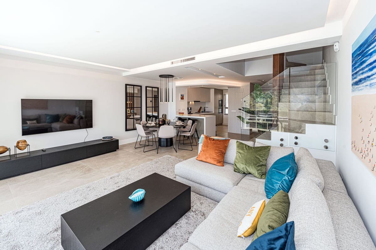 3 bedroom Townhouse for sale in La Cala de Mijas with pool garage - € 715,000 (Ref: 9609462)