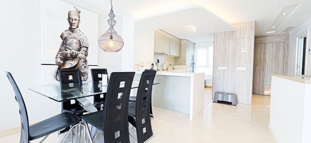 3 makuuhuone Omakotitalo myytävänä paikassa La Cala de Mijas, Mijas mukana uima-altaan 
autotalli - 680 000 € (Ref: 9609463)