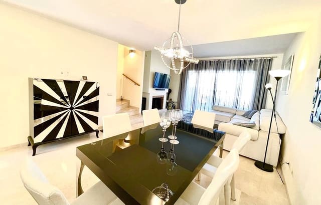 3 sypialnia Dom na sprzedaż w La Cala de Mijas, Mijas z basenem garażem - 529 000 € (Ref: 9609464)